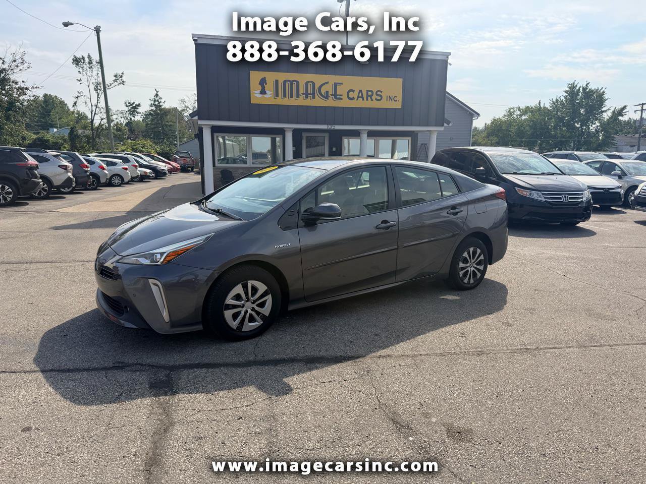 Used 2019 Toyota Prius LE AWD/4WD image 1