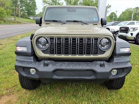 Used 2025 Jeep Wrangler Unlimited Sport AWD/4WD image 12