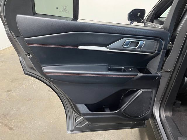 Used 2025 Ford Explorer ST-Line AWD/4WD image 20