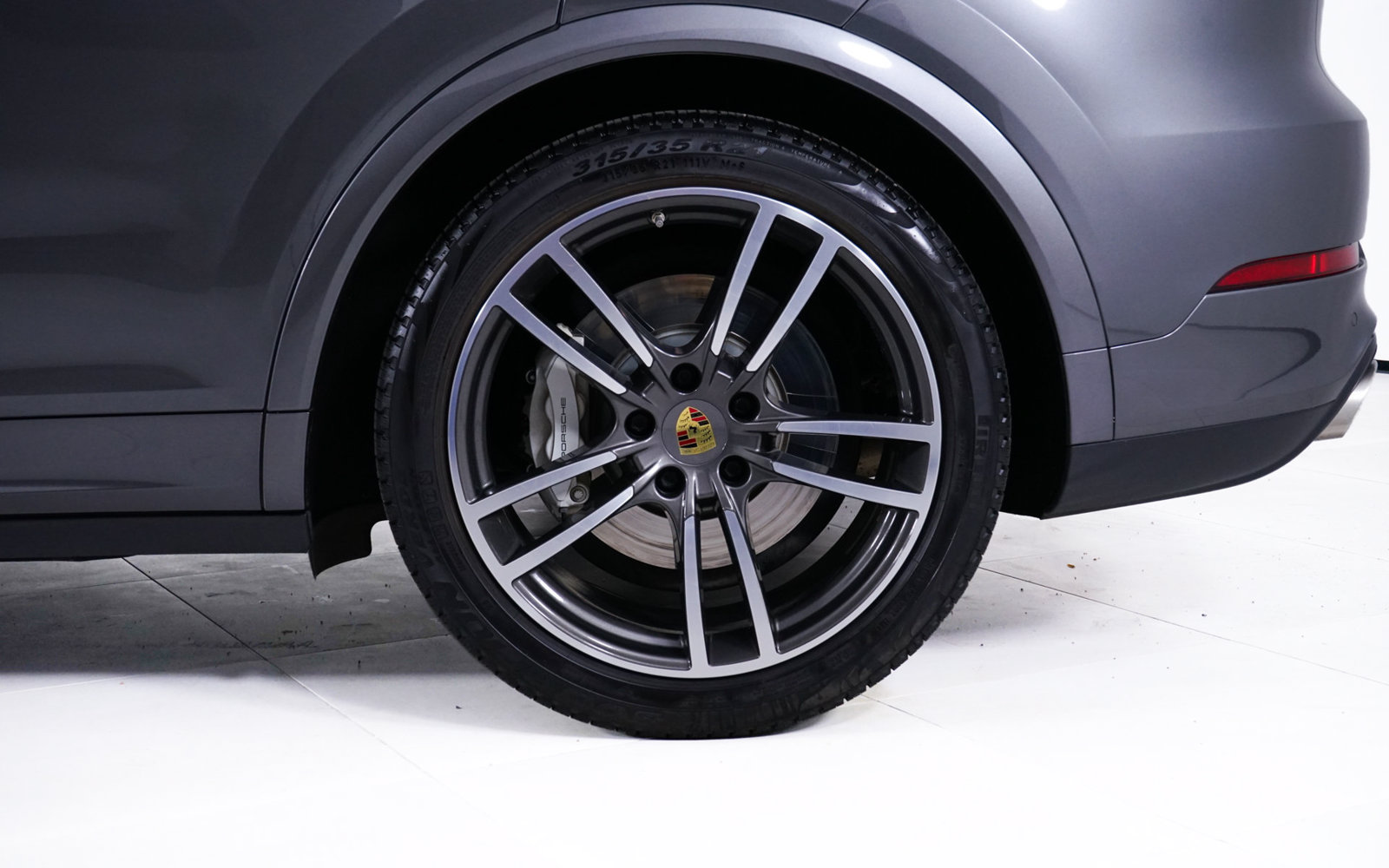 Used 2019 Porsche Cayenne Turbo AWD/4WD image 12