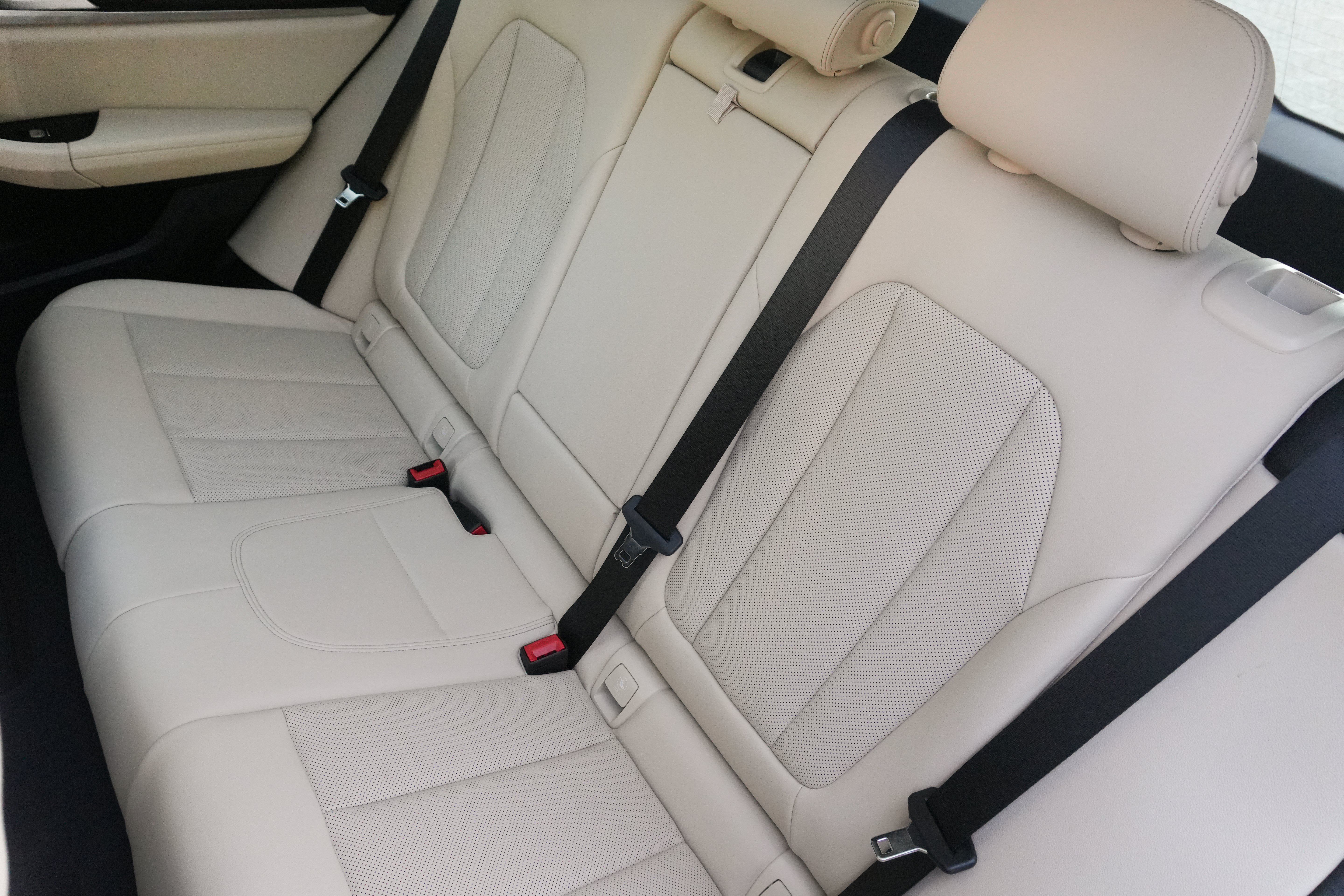 Certified 2024 BMW X3 sDrive30i w/ Convenience Package RWD image 34