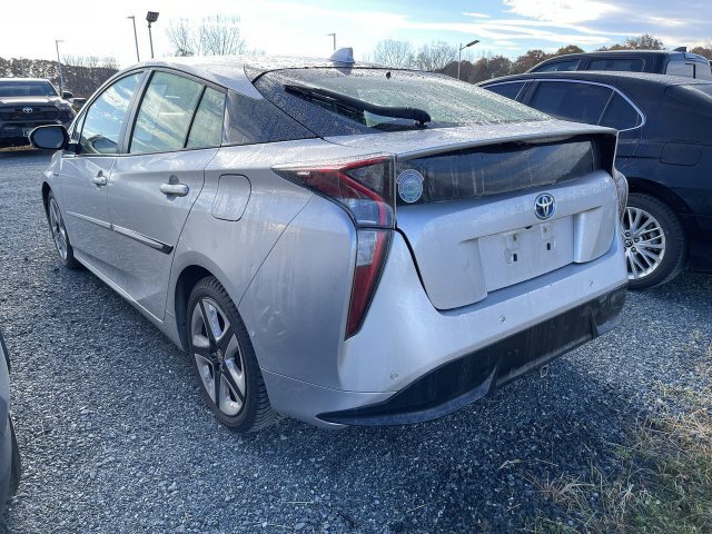 Used 2016 Toyota Prius Four Touring w/ Premium Convenience Package FWD image 4