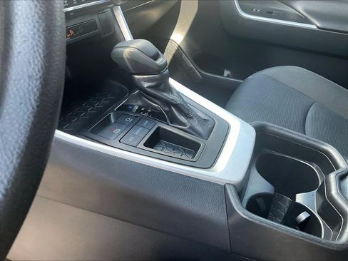 Used 2021 Toyota RAV4 LE w/ Carpet Mat Package (TMS) FWD image 15