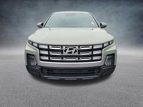 Used 2025 Hyundai Santa Cruz SE FWD image 3