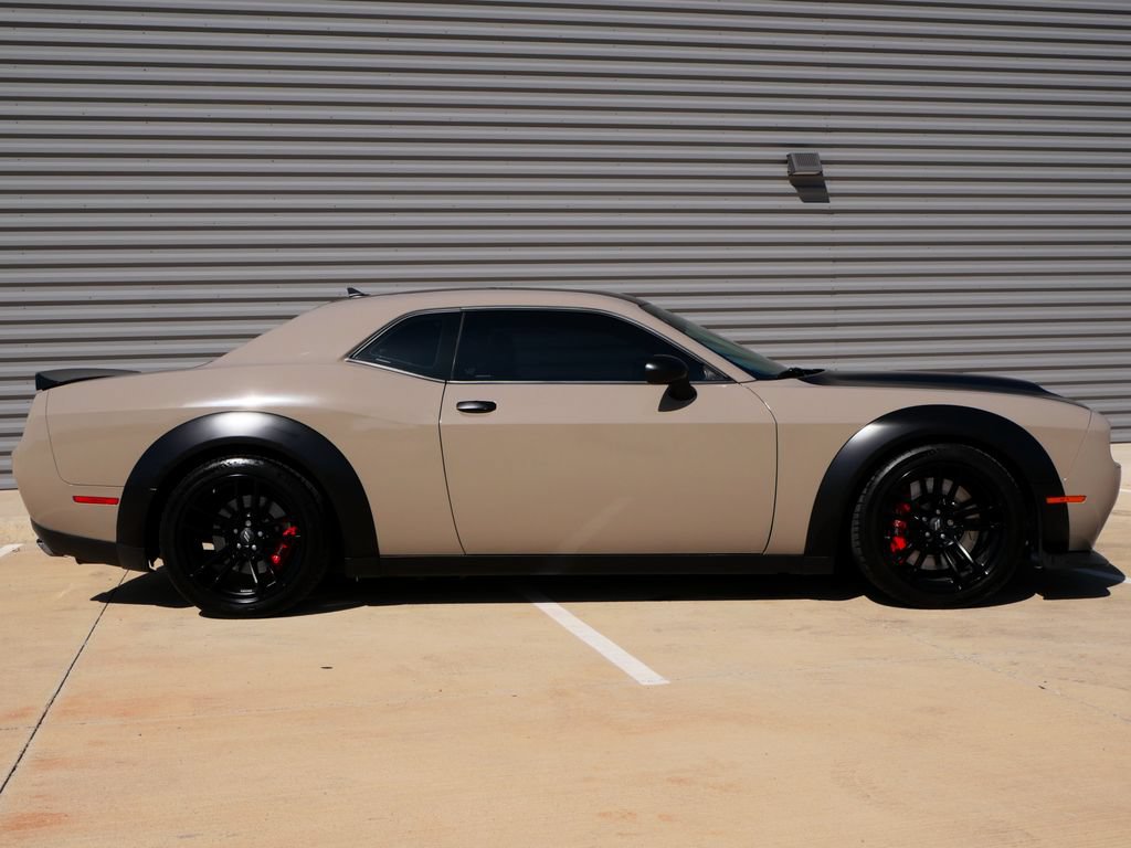 Used 2021 Dodge Challenger SRT Hellcat RWD image 2