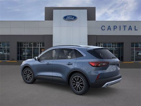 Used 2024 Ford Escape SE image 4