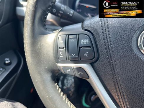 Used 2017 Toyota Highlander Limited w/ Protection Package #3 AWD/4WD image 27