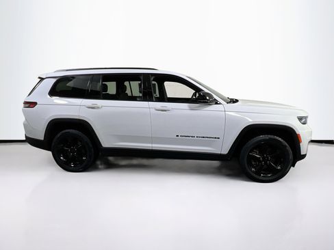 Used 2023 Jeep Grand Cherokee L Altitude image 4