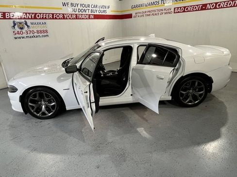 Used 2015 Dodge Charger R/T image 12