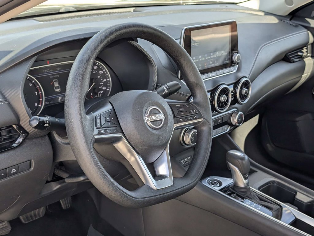 Used 2025 Nissan Sentra SV FWD image 14