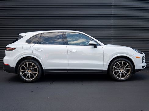 Used 2022 Porsche Cayenne Platinum Edition AWD/4WD image 28