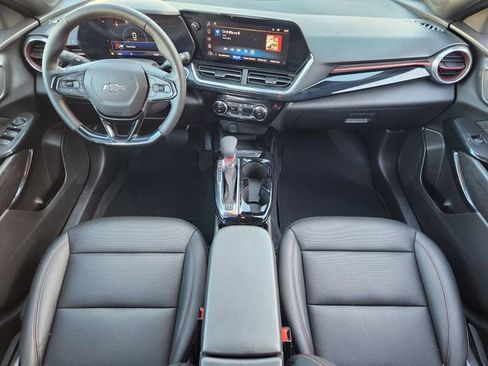 Used 2025 Chevrolet Trax RS w/ Sunroof Package FWD image 27