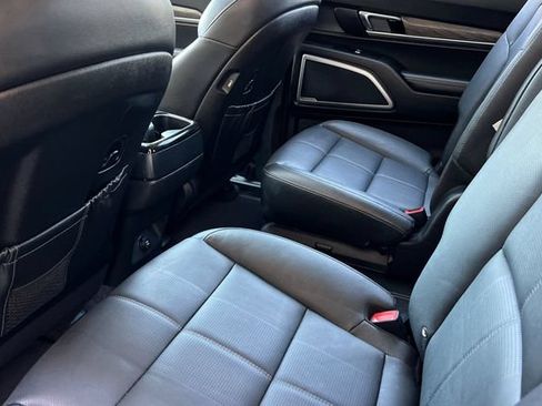 Used 2021 Kia Telluride EX w/ EX Premium Package AWD/4WD image 14