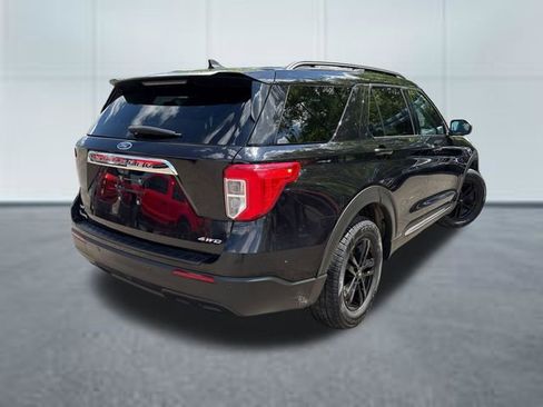 Used 2021 Ford Explorer XLT AWD/4WD image 4