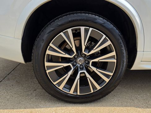 Used 2020 Volvo XC90 T6 Momentum AWD/4WD image 15