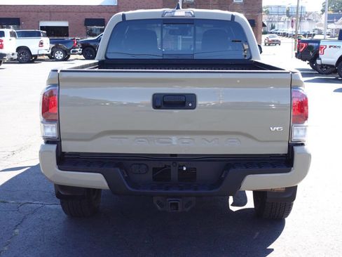 Used 2020 Toyota Tacoma TRD Sport image 8