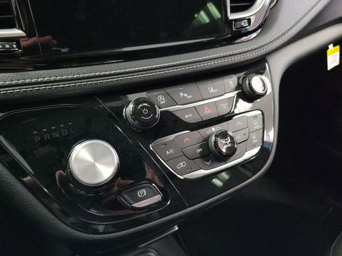 New 2026 Chrysler Pacifica Select w/ S Appearance Package image 23