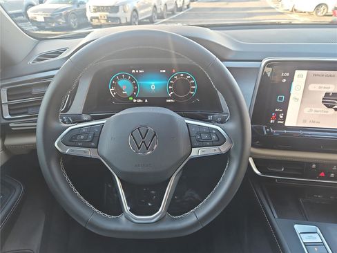 Certified 2024 Volkswagen Atlas Cross Sport SE image 16