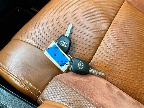 Used 2019 Toyota Tundra 1794 Edition AWD/4WD image 16
