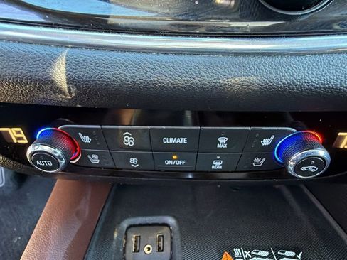 Used 2018 Buick Enclave Avenir w/ Avenir Technology Package image 23