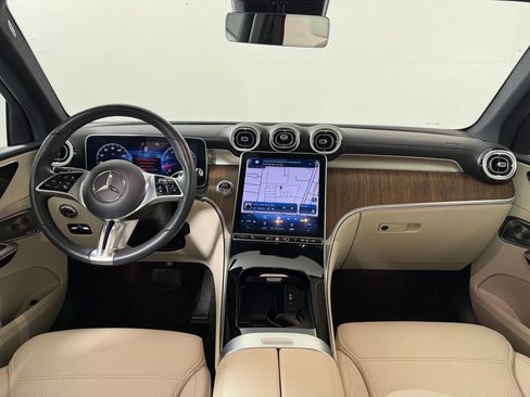 Used 2023 Mercedes-Benz GLC 300 4MATIC image 15
