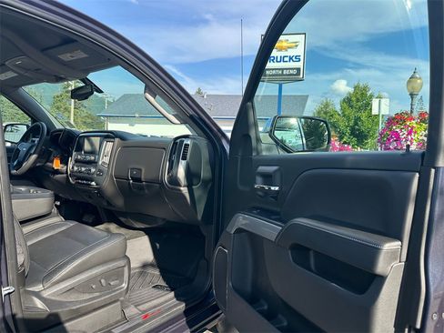 Used 2018 Chevrolet Silverado 1500 LTZ Z71 w/ Centennial Edition image 13
