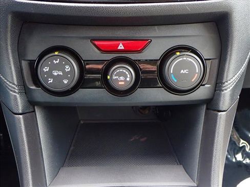 Used 2018 Subaru Impreza 2.0i Premium image 19