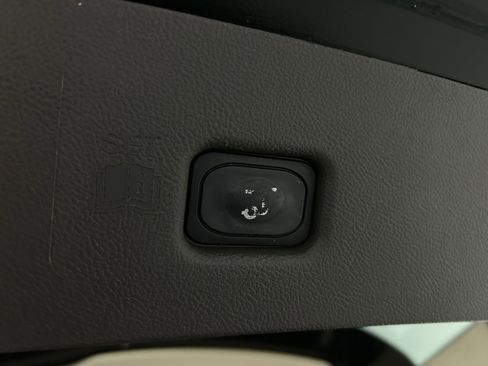 Used 2021 Lincoln Nautilus Reserve image 33