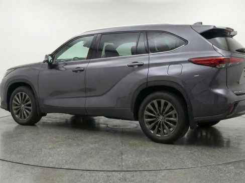 Used 2025 Toyota Highlander XSE AWD/4WD image 6