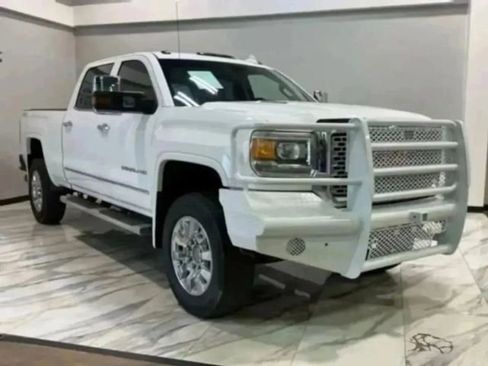 Used 2015 GMC Sierra 2500 Denali w/ Duramax Plus Package image 29