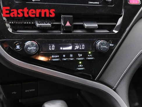 Used 2023 Toyota Camry SE image 19