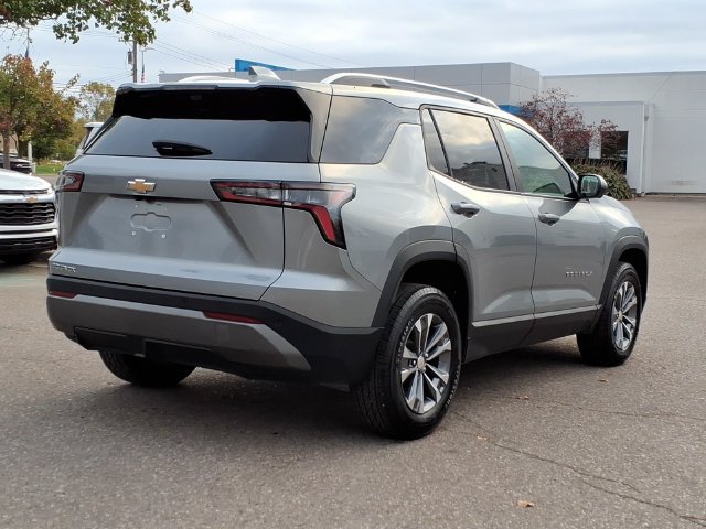 Used 2025 Chevrolet Equinox LT w/ Convenience Package II FWD image 5