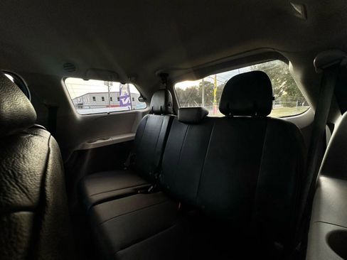 Used 2017 Toyota Sienna SE image 11
