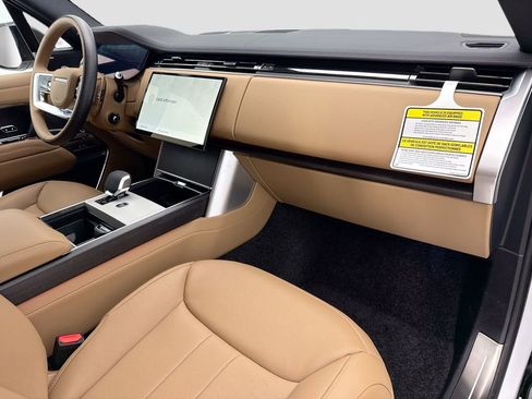 New 2026 Land Rover Range Rover Long Wheelbase SE AWD/4WD image 16