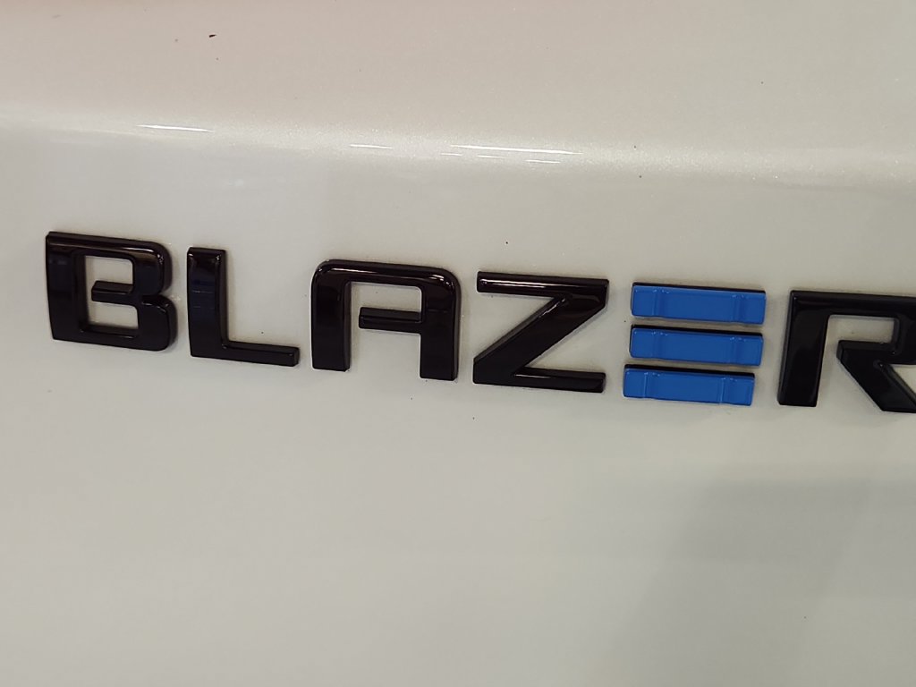 Used 2025 Chevrolet Blazer EV RS w/ Super Cruise Package AWD/4WD image 39