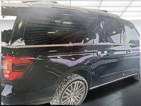 Used 2022 Ford Expedition Max Platinum image 2