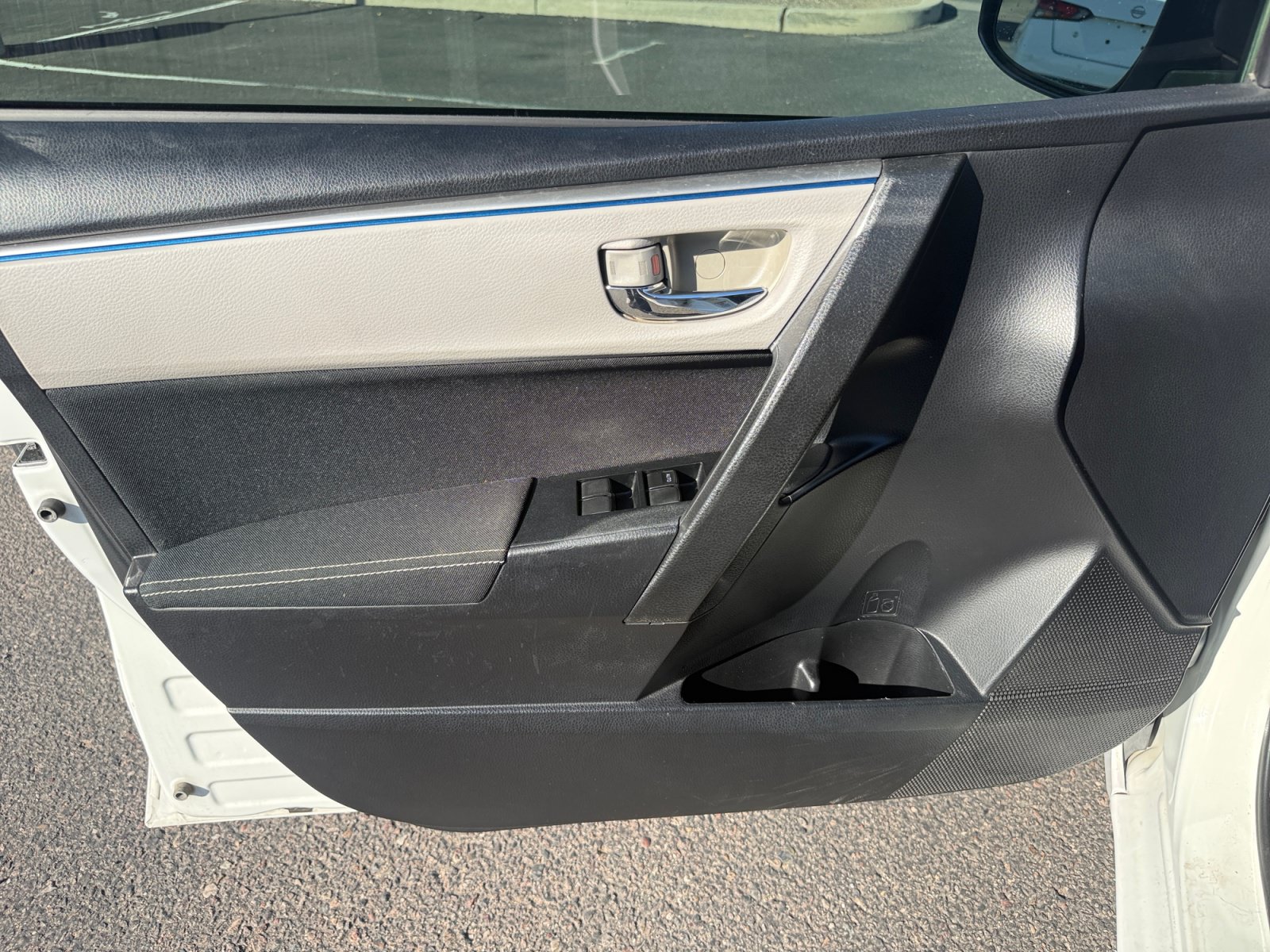 Used 2016 Toyota Corolla L FWD image 14