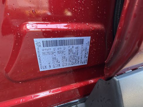 Used 2025 Nissan Rogue S AWD/4WD image 25