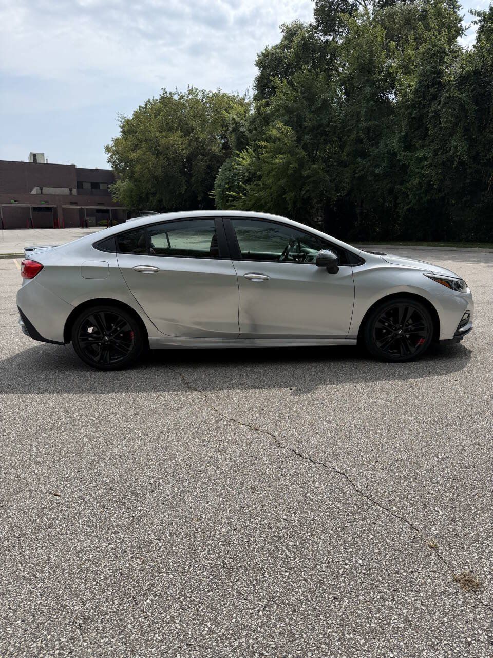 Used 2018 Chevrolet Cruze LT w/ Convenience Package FWD image 4