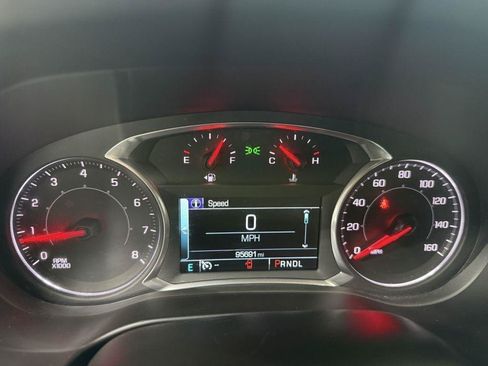 Used 2019 GMC Acadia SLE w/ LPO, Black Accent Package AWD/4WD image 16