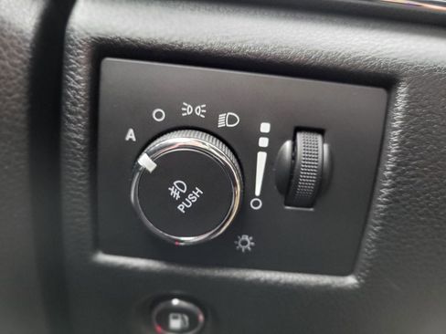 Used 2020 Jeep Grand Cherokee Limited w/ Luxury Group II image 22