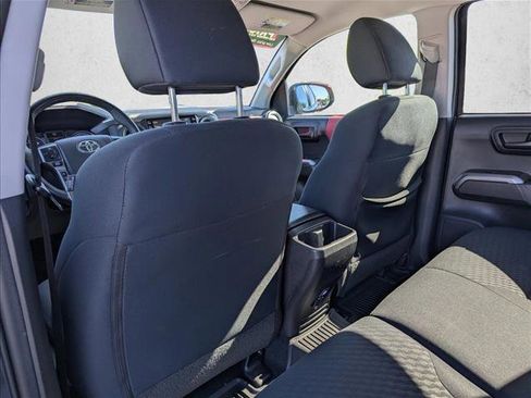 Used 2021 Toyota Tacoma SR5 AWD/4WD image 23