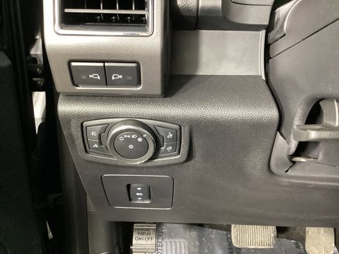 Used 2017 Ford F150 XLT w/ Equipment Group 302A Luxury AWD/4WD image 21