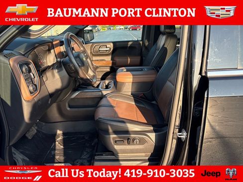 Used 2021 Chevrolet Silverado 1500 High Country w/ Technology Package AWD/4WD image 10