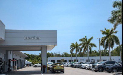 Used 2023 Nissan Kicks SR w/ SR Premium Package FWD image 10