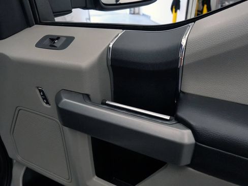 Used 2017 Ford F250 XLT w/ XLT Value Package AWD/4WD image 18