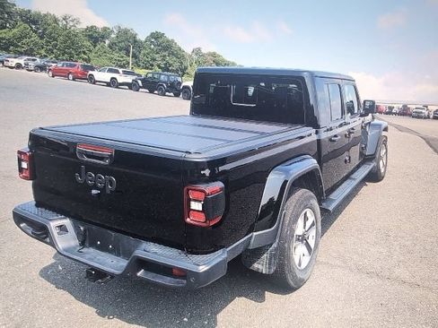 Used 2024 Jeep Gladiator Sport w/ Premium Package AWD/4WD image 3