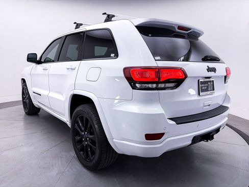 Used 2019 Jeep Grand Cherokee Altitude RWD image 8