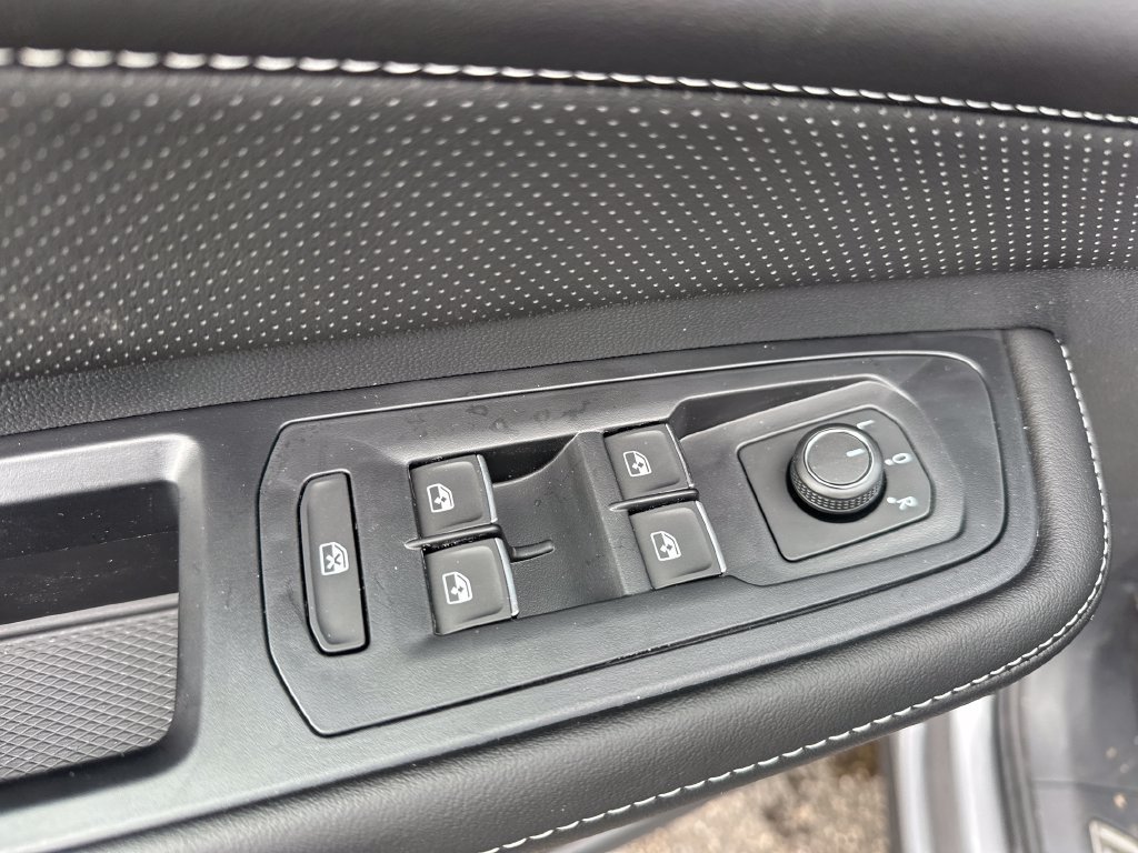 Used 2026 Volkswagen Atlas SE FWD image 13