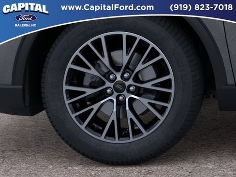 New 2025 Ford Escape SE FWD image 19